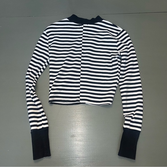 Hot Topic Black and White Striped Crop Top - Picture 4 of 4